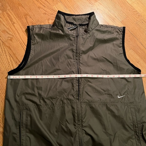 Nike Men’s Zip Up Vest Olive Green - Picture 5 of 9